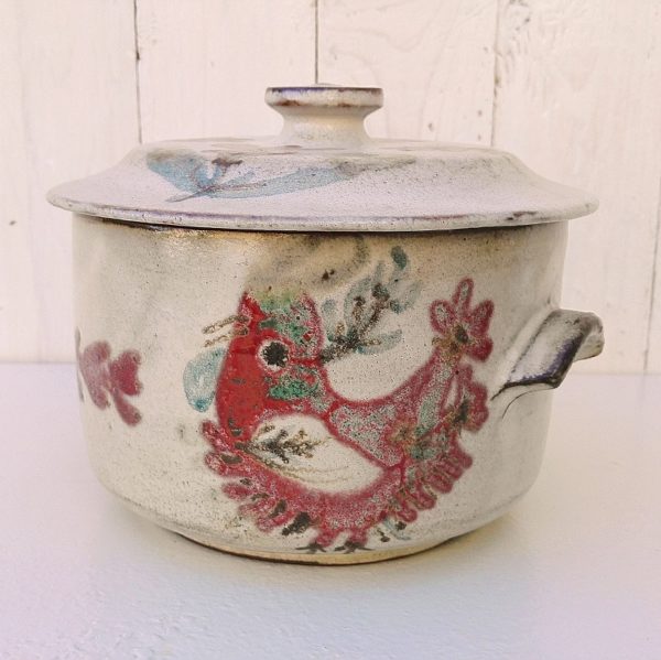 Pot couvert à l'oiseau en céramique, par Gustave Reynaud pour le mûrier à Vallauris. Parfait état. Hauteur sans couvercle : 12 cm Diamètre : 18 cm