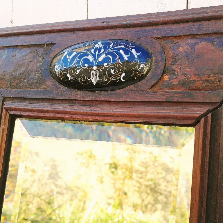 Grand miroir ovale vintage en bois avec verre biseauté - Ameublement