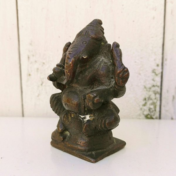 Petite statuette de Ganesh/Ganesha  en bronze. belle patine médaille. vintage. Bon état général. Hauteur : 6 cm