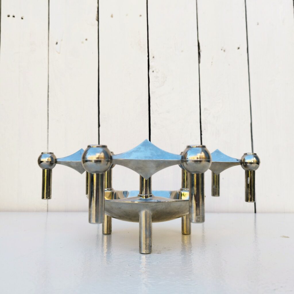 Bougeoir ancien en métal émaillé bleu