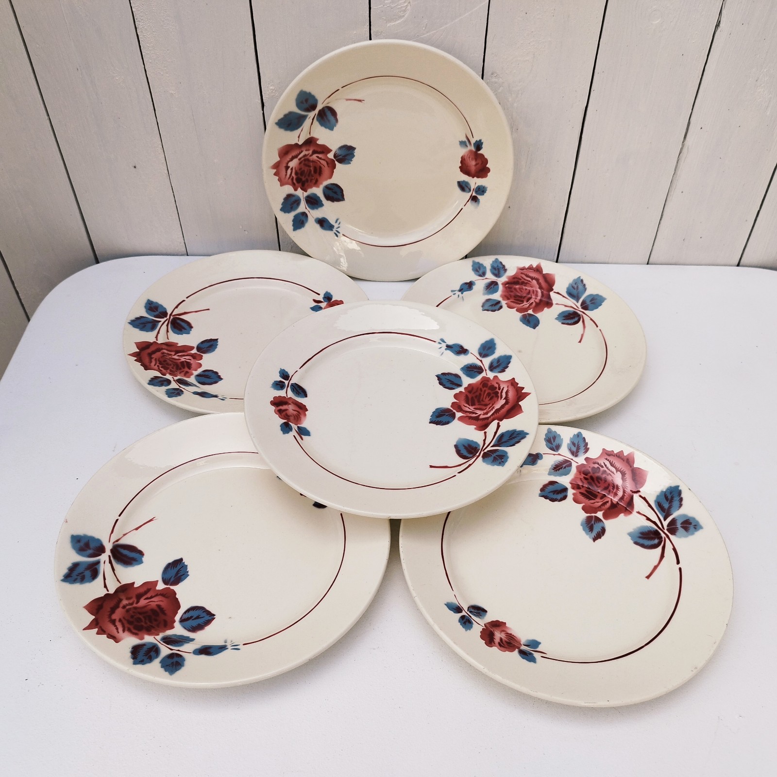 Assiettes plates, porcelaine de Badonviller, Rose N°1 - Acolytes