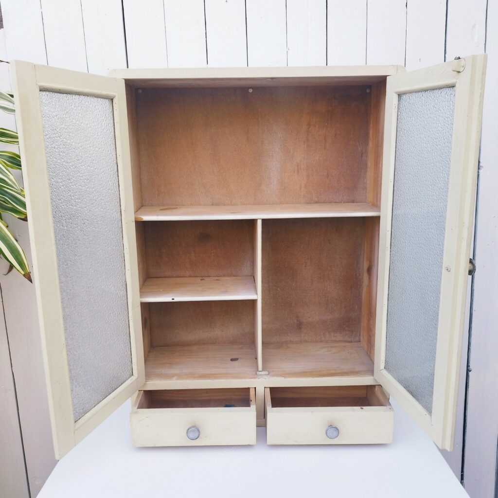 Armoire vitrine en bois style antique rectangulaire