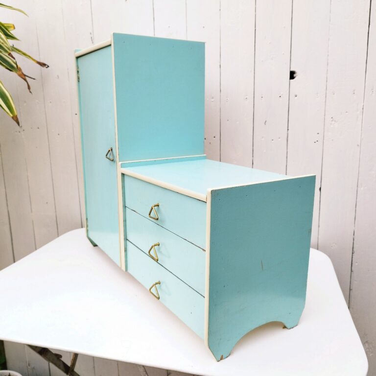 JOUET PETITE COMMODE de poupée ou boite à bijoux en bois EUR 15,00 JOUET PETITE COMMODE de poupée ou boite à bijoux en bois EUR 15,00
