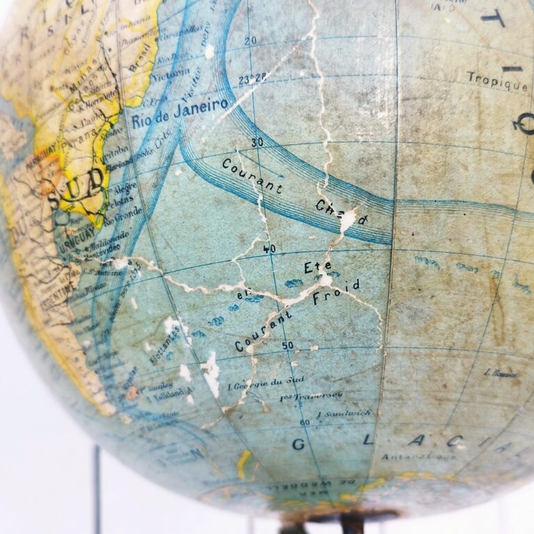 Globe Terrestre Sur Pied En Bois – Drapeau USA – Diamètre 36 Cm – Neuf