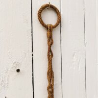 Pied de lampe grès émaillé par Jean Tessier pour l'atelier le Cep.  Signé sur le dessous en creux, petit défaut de cuisson sur le dessous sans gravité. Electrification d'origine. Très bon état. Hauteur sans douille  : 36 cm