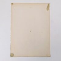 Lithographie tirée du recueil Animalité, sur velin d'Arches, signée Jean lurçat. Représentant un animal fantastique . Des petites taches, traces de colle sur l'arrière et sur le coin en haut à droite Bon état général Dimensions : 27,5 x 38 cm