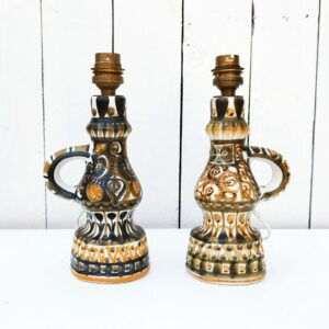 Paire de pieds de lampe en céramique de Quimper à Keraluc, signé Horellou. Electrification d'origine. Excellent état Hauteur avec douille : 22 cm