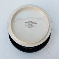Bonbonnière de la marque Villeroy & Boch, modèle Orchidée. Excellent état. Diamètre : 12 cm Hauteur : 5 cm
