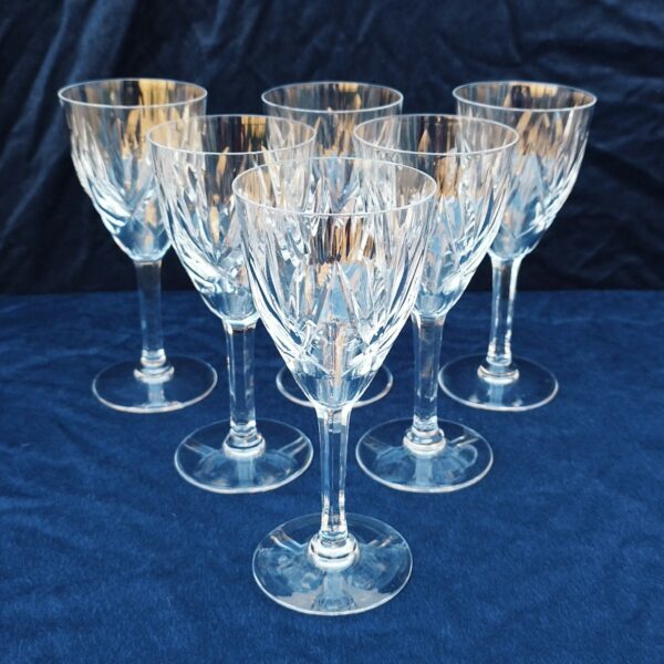 Six verres à vin, cristal taillé, modèle Monaco, vintage