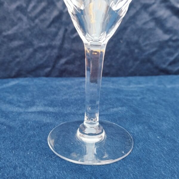 Six verres à vin, cristal taillé, modèle Monaco, vintage