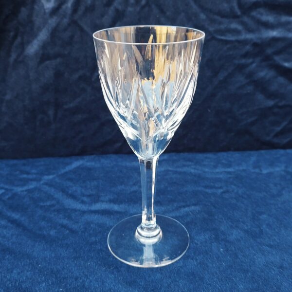 Six verres à vin, cristal taillé, modèle Monaco, vintage