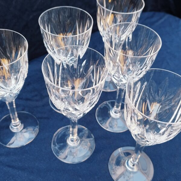 Six verres à vin, cristal taillé, modèle Monaco, vintage