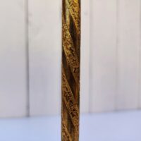 Ancien porte chapeau, présentoir de modiste ou porte perruque, postiche en bronze de la marque Siegel. Structure bronze ciselé à décor de feuille , une mollette permettant de la régler en hauteur. Repose chapeau en bois.