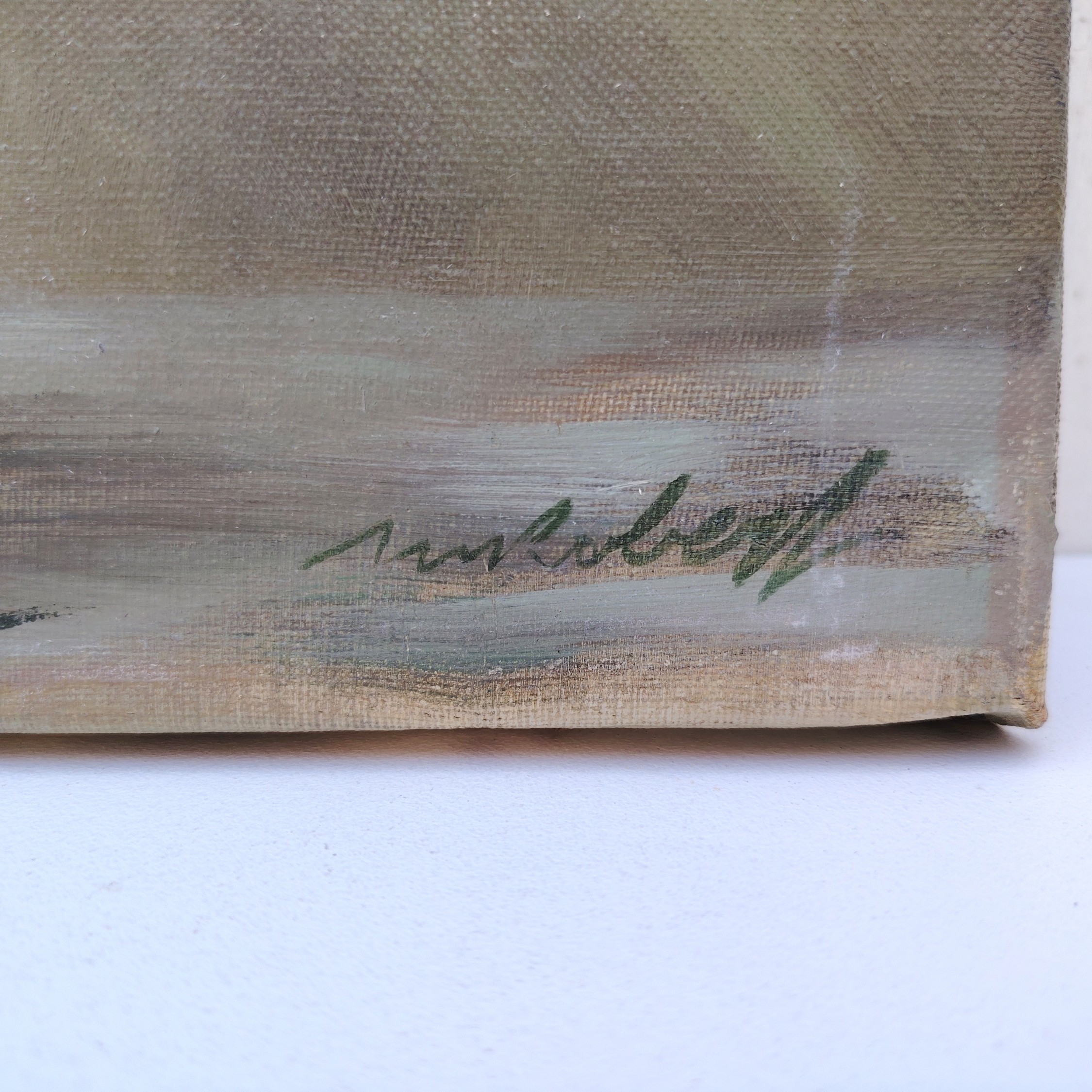 Huile sur toile représentant une nature morte d'un bouquet de roses blanches et roses dans un vase en opaline bleue. Signé Robert . Bon état général Dimensions : 38 x 38 cm