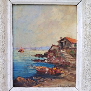 Huile sur panneau isorel représentant un bateau amarré dans une crique en premier plan , en deuxième plan une maison de pêcheur sur une hauteur et dans le fond on distingue une falaise et un voilier naviguant. Cadre en bois cérusé blanc. Signé RU Rinaldi en bas à droite. Bon état général. Dimensions cadre : 22 x 25,5 cm