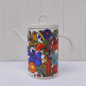 Cafetière en porcelaine Villeroy & Boch modèle Acapulco. Légères traces d'usage.  Excellent état. Hauteur avec couvercle : 19 cm