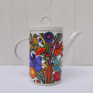 Cafetière en porcelaine Villeroy & Boch modèle Acapulco. Légères traces d'usage.  Excellent état. Hauteur avec couvercle : 19 cm