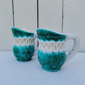 Paire de pots à lait/pichets, Sainte Radegonde, G.Asch