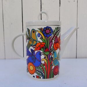 Cafetière en porcelaine Villeroy & Boch modèle Acapulco. Légères traces d'usage.  Excellent état. Hauteur avec couvercle : 22 cm