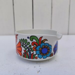 Crémier en porcelaine Villeroy & Boch modèle Acapulco. Légères traces d'usage.  Excellent état. Hauteur  : 6,5 cm Diamètre : 9 cm