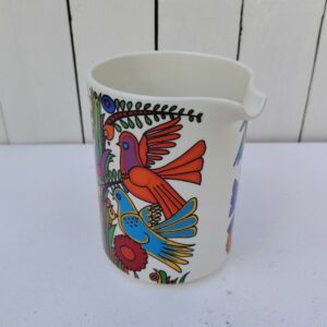 Pichet en porcelaine Villeroy & Boch modèle Acapulco. Légères traces d'usage. Excellent état. Hauteur : 19 cm