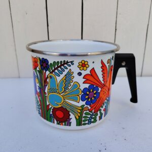 Casserole haute pour chauffer le lait ou faire des sauces en métal émaillé Villeroy & Boch modèle Acapulco. Poignée bakélite Légères traces d'usage. Bon état. Hauteur : 13 cm Diamètre : 15 cm