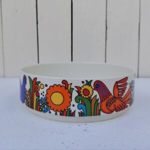 Petit plat de service en porcelaine , Villeroy & Boch modèle Acapulco. Légères traces d'usage. Très bon état Hauteur : 5 cm Diamètre : 18 cm