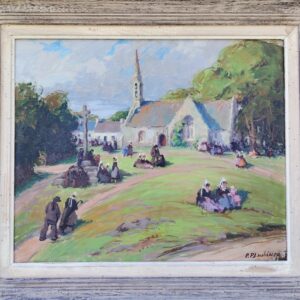 Huile sur panneau par le peintre Pierre Plouhince, représentant une fin de pardon devant la chapelle et le calvaire de la Trinité sur Plozevet dans le Finistère . Encadrement bois patiné, signature du peintre en bas à droite. Bon état général Dimensions : 61 x 53 cm