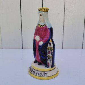 Statuette en faïence polychrome de la manufacture Henriot Quimper, représentant Saint Barbe du Faouët . Signature sur l'arrière du socle. Excellent état Hauteur : 16 cm